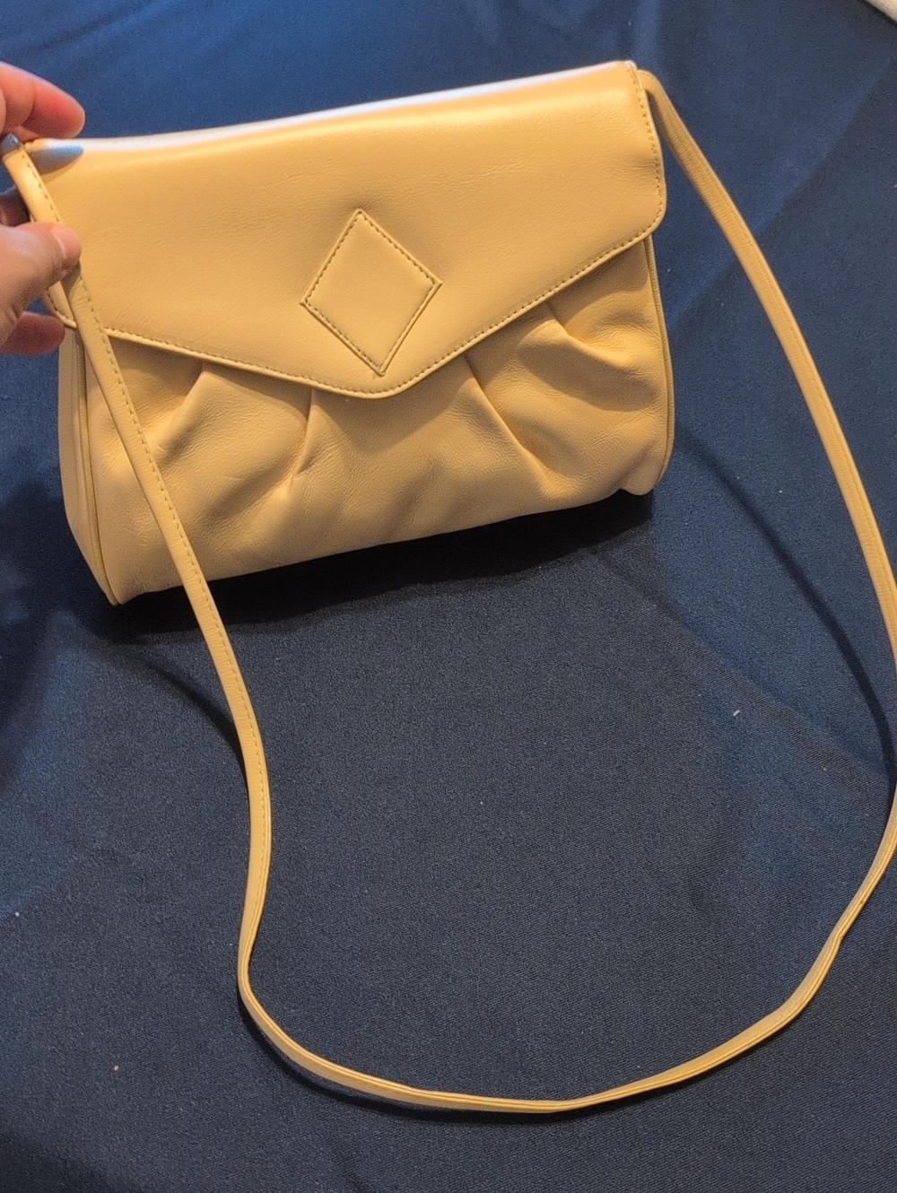 Genuine Leather Vintage Jennifer Moore Butter Yellow Crossbody Bag Purse 80s